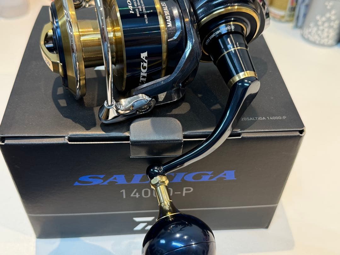 新品　20SALTIGA 14000-P スピニングリール