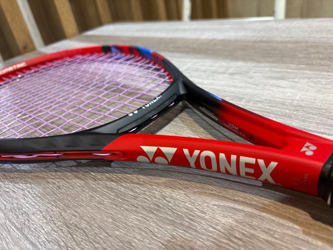 YONEX VCORE 100（ブイコア100）