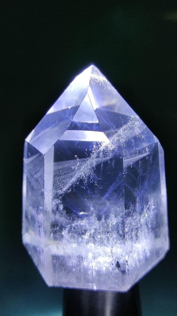 パワーストーン　天然石　エンジェルラダー入り水晶　ポイント　124g　No118