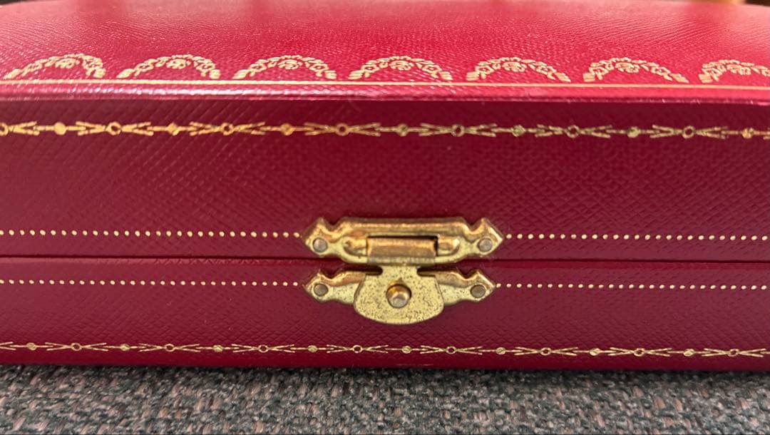 ひ*よ様 カルティエ ロゴボールペン COST0046 ボックス付き　ブラック×