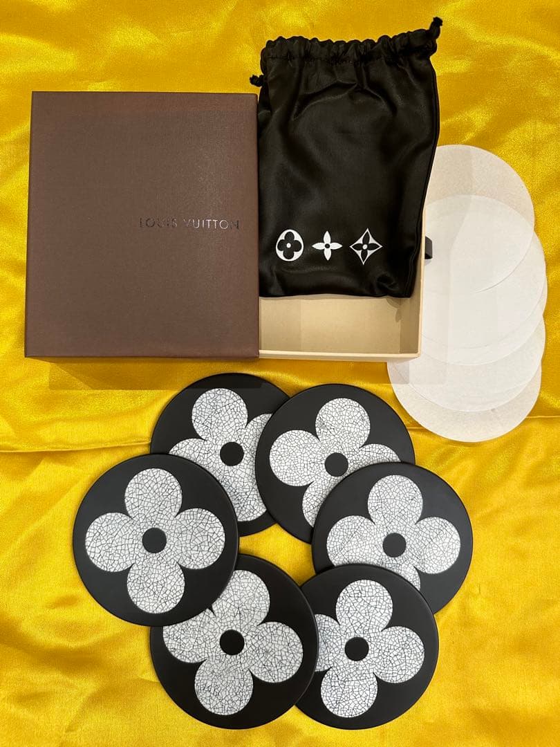 入手困難　新品　LOUIS VUITTON ルイヴィトン 漆と卵殻のコースター