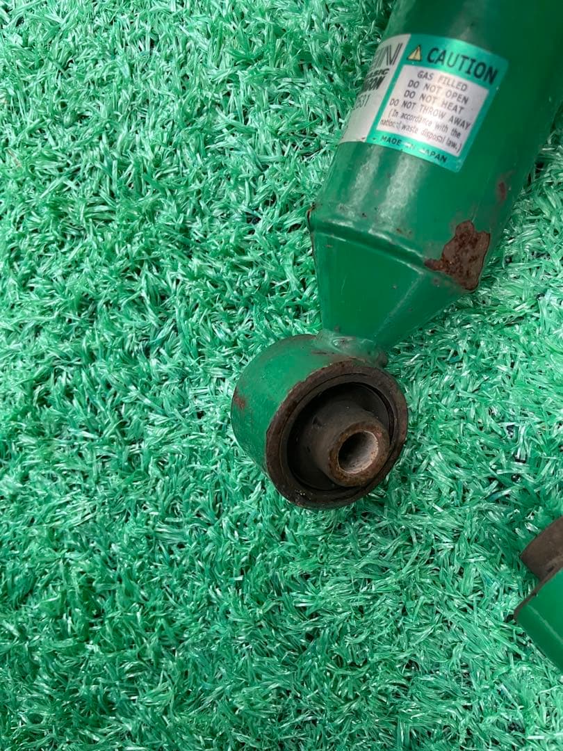 rf1 リアショック