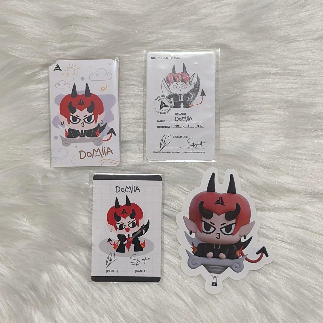 PerthSanta ぬいぐるみ アクスタ キーホルダー 落下物