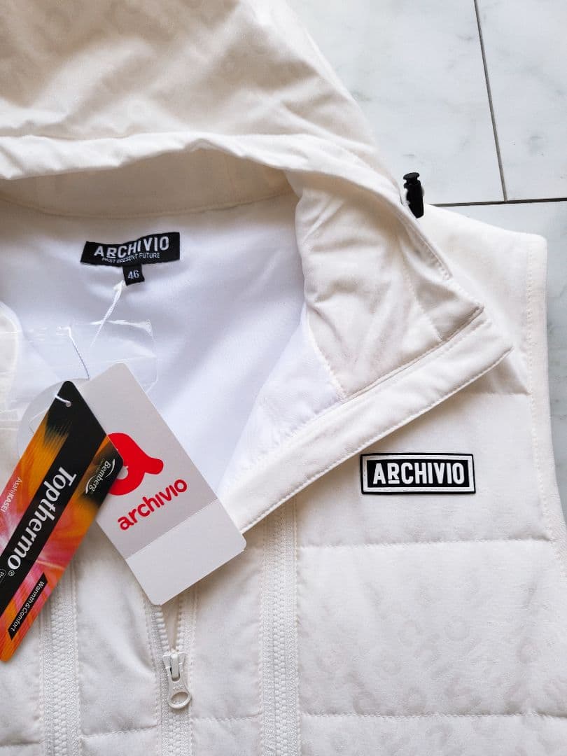 アルチビオ　新品タグ付き　ダウンベスト