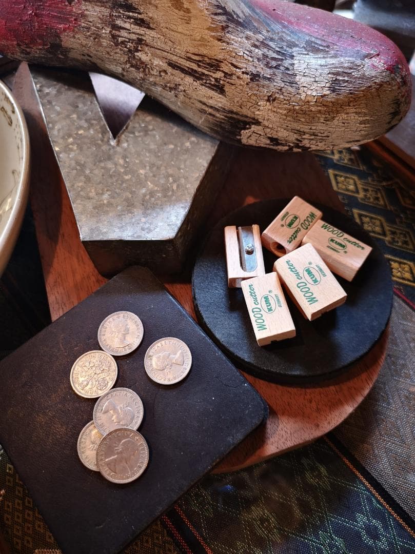 木製靴型と6ペンス・鉛筆削り　陶器カスタムセット