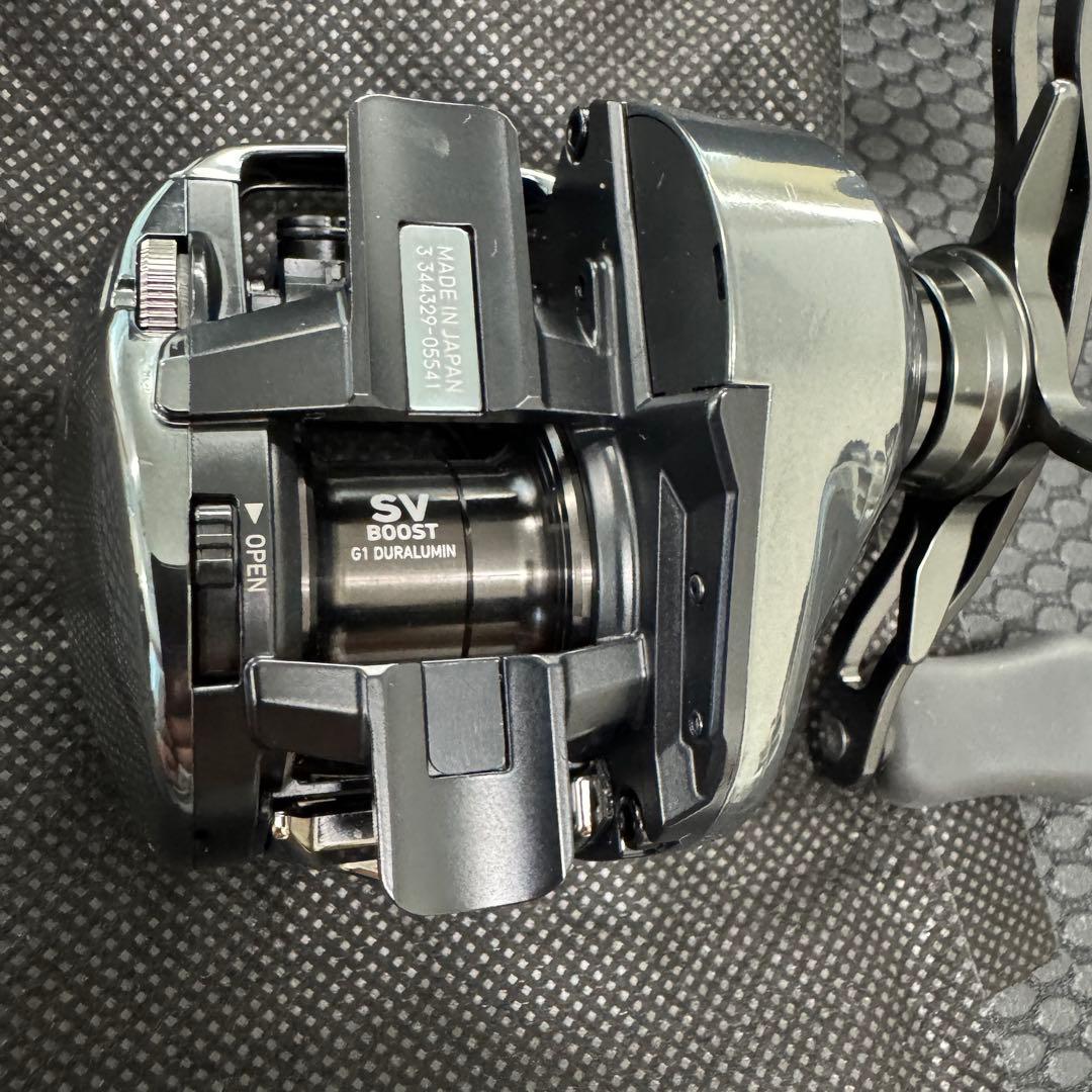 24 スティーズ SV TW 100HL（左）