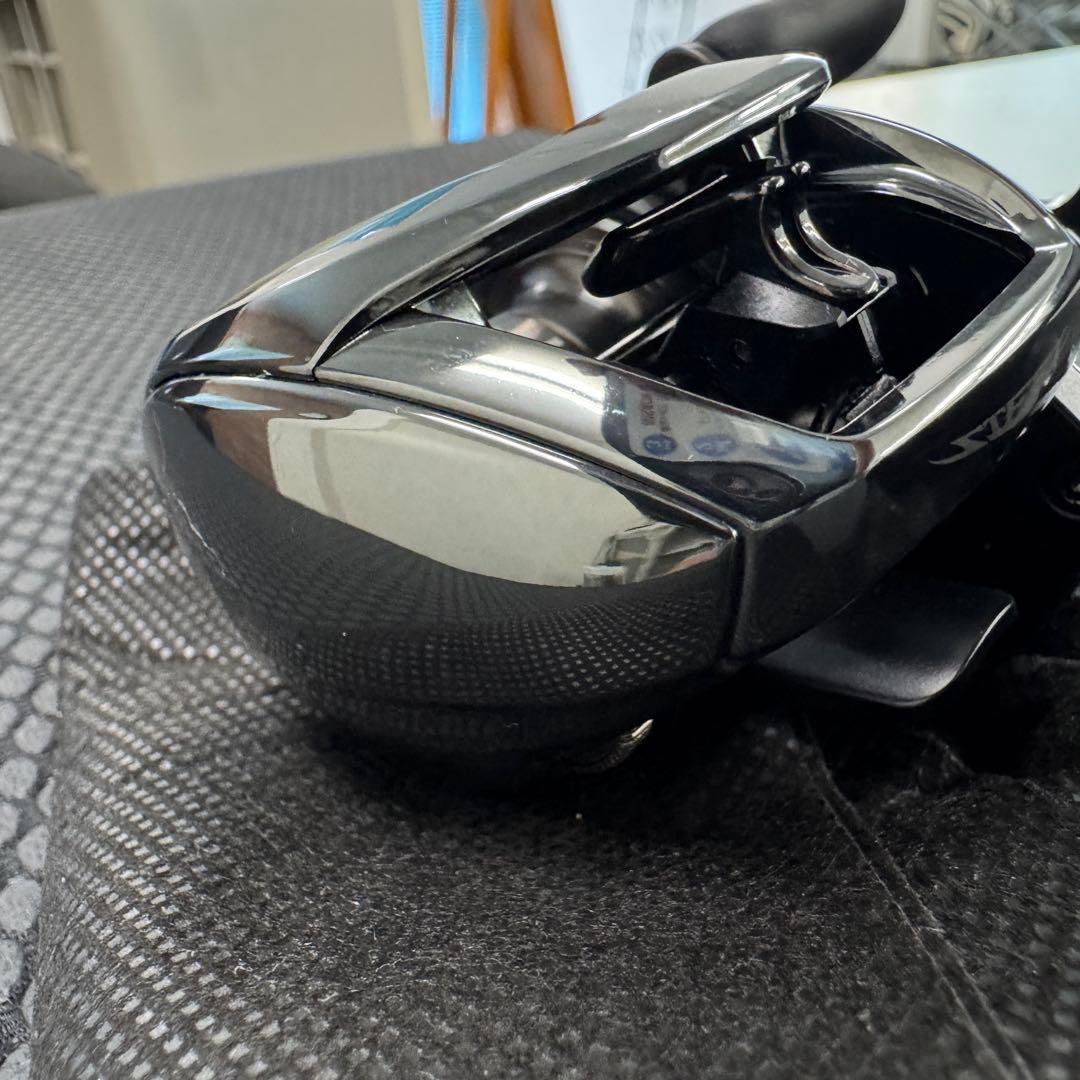 24 スティーズ SV TW 100HL（左）