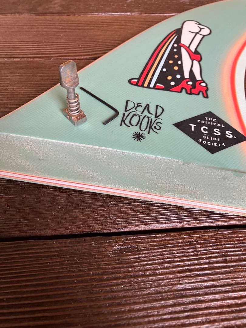 DEAD KOOKS TCSS 限定コラボフィン