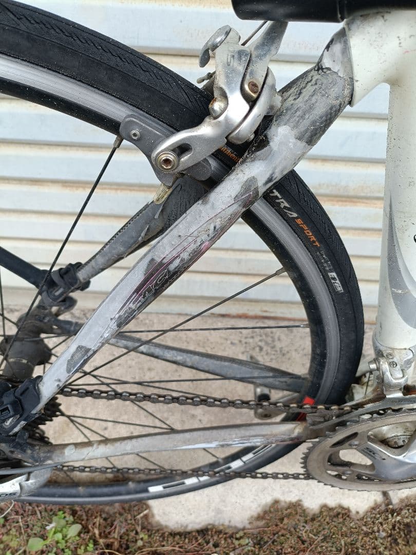 山王スポーツ　エミネンザEminenza ロードバイク　デダチャイU2 難あり