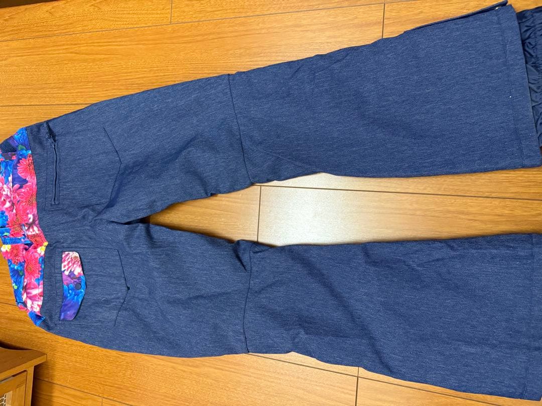 ROXY/ロキシー レディース スノーボードウェア 蜷川実花コラボ　上下セット