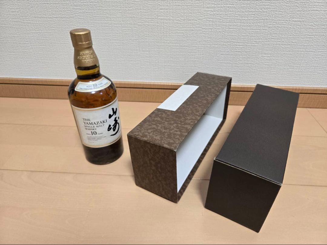 サントリー　山崎10年　シングルモルトウィスキー　箱付き未開栓　700ml