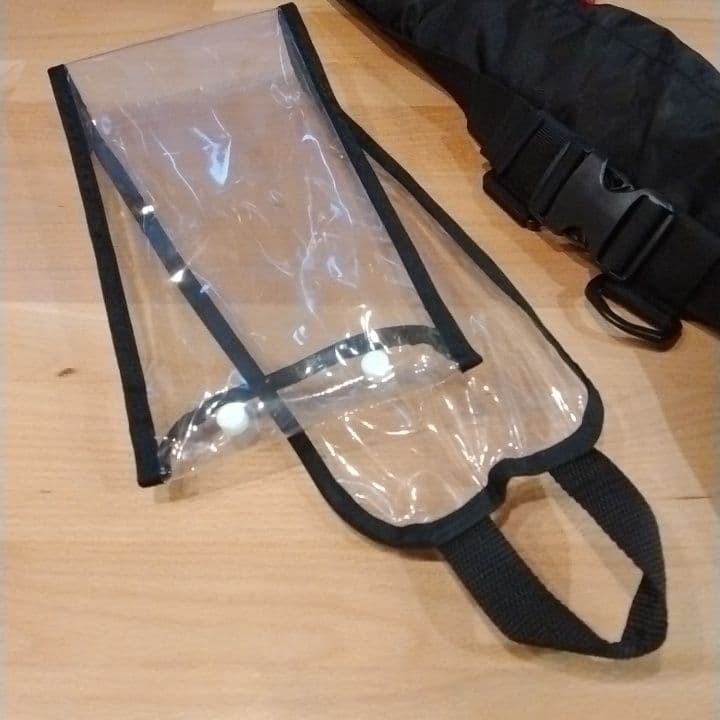 Blue Blue ライフジャケット 黒 透明カバー付き