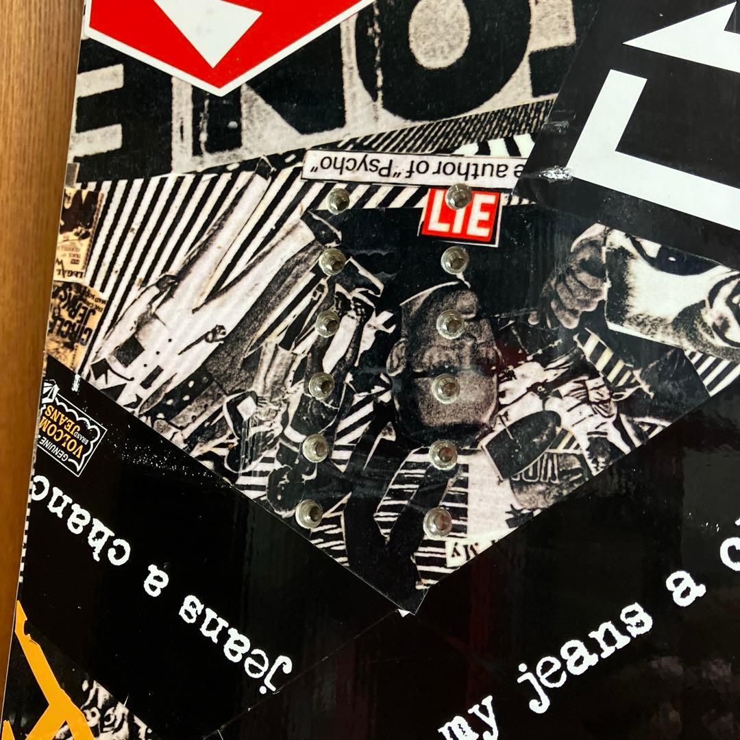 25 非売品　ボルコム volcomスノーボード　板　ボード　ホワイトベース