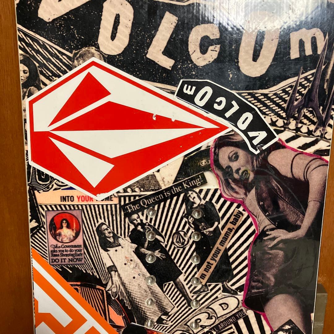 25 非売品　ボルコム volcomスノーボード　板　ボード　ホワイトベース