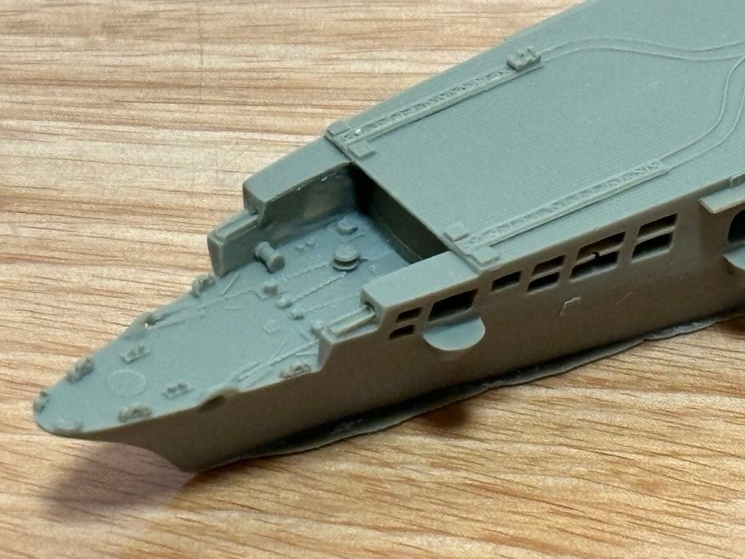 1/700 WWII イタリア海軍 航空母艦 アクイラ レジン製キット 未組立