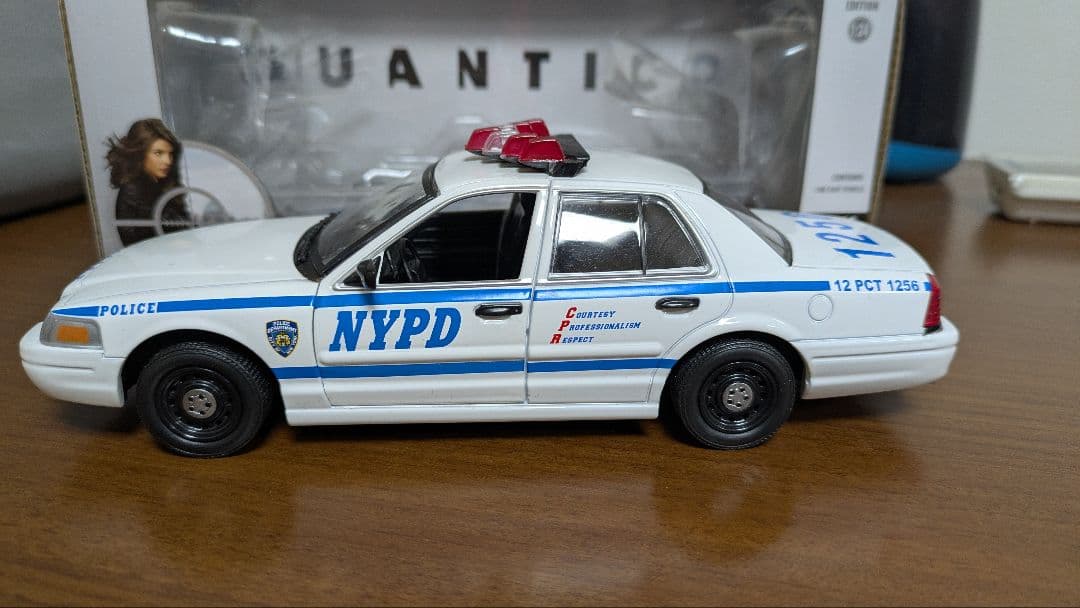 Greenlight Ford Crown Victoria NYPD ミニカー