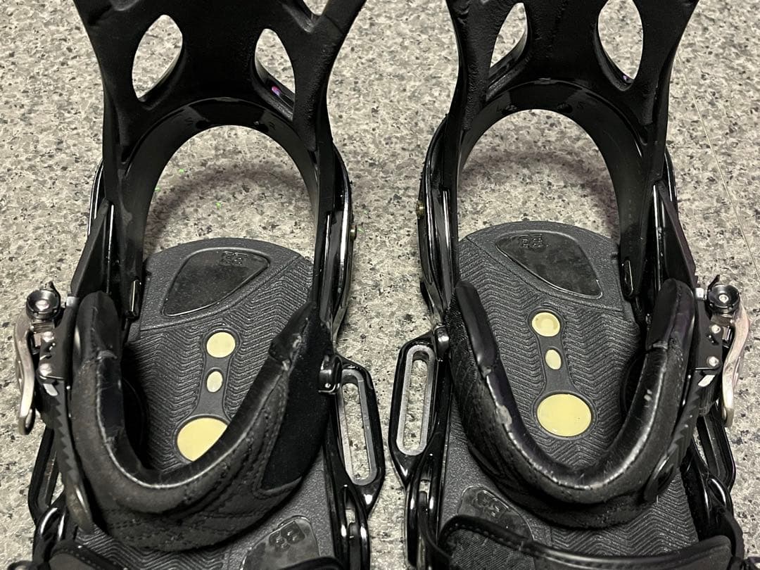 ならんならん burton genesis s 白 cartel s 黒