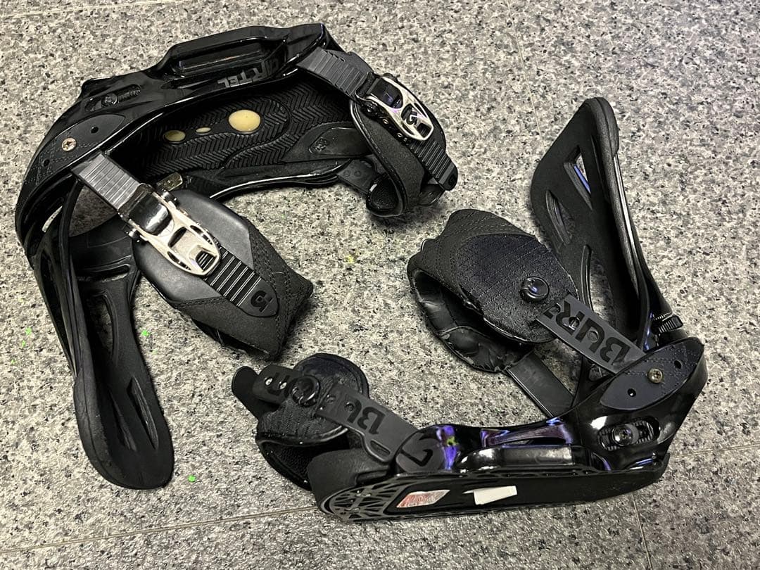 ならんならん burton genesis s 白 cartel s 黒