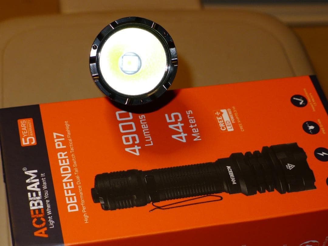 ACEBEAM DEFENDER P17 　XHP70.3 HI搭載