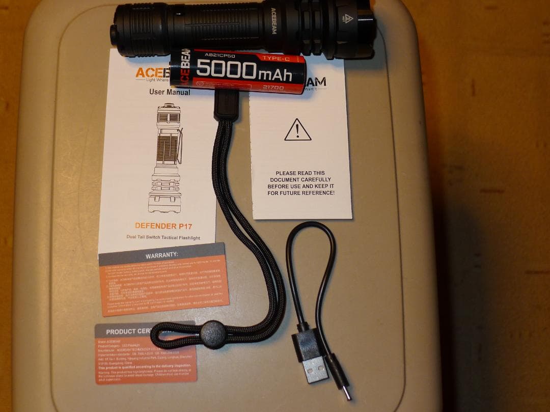 ACEBEAM DEFENDER P17 　XHP70.3 HI搭載