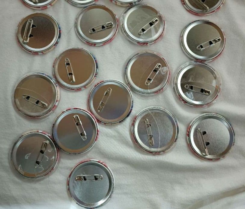 すとぷり　莉犬　缶バッチ　2022　newyear 等身　ニューイヤー