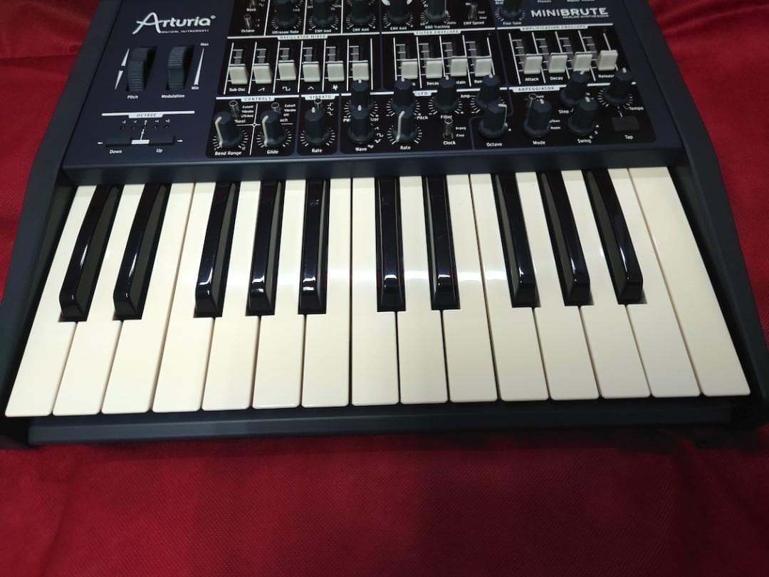 Arturia MiniBrute 25鍵 アナログシンセサイザー