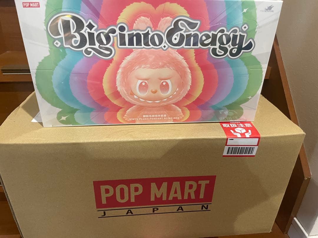 LABUBU Big into Energy シリーズぬいぐるみペンダント