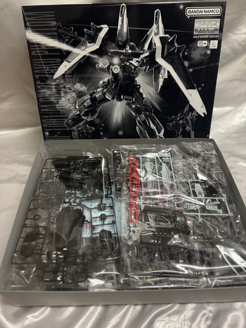 【新品・未組立】　MG ブレイズザクファントム (ディアッカ・エルスマン専用機)