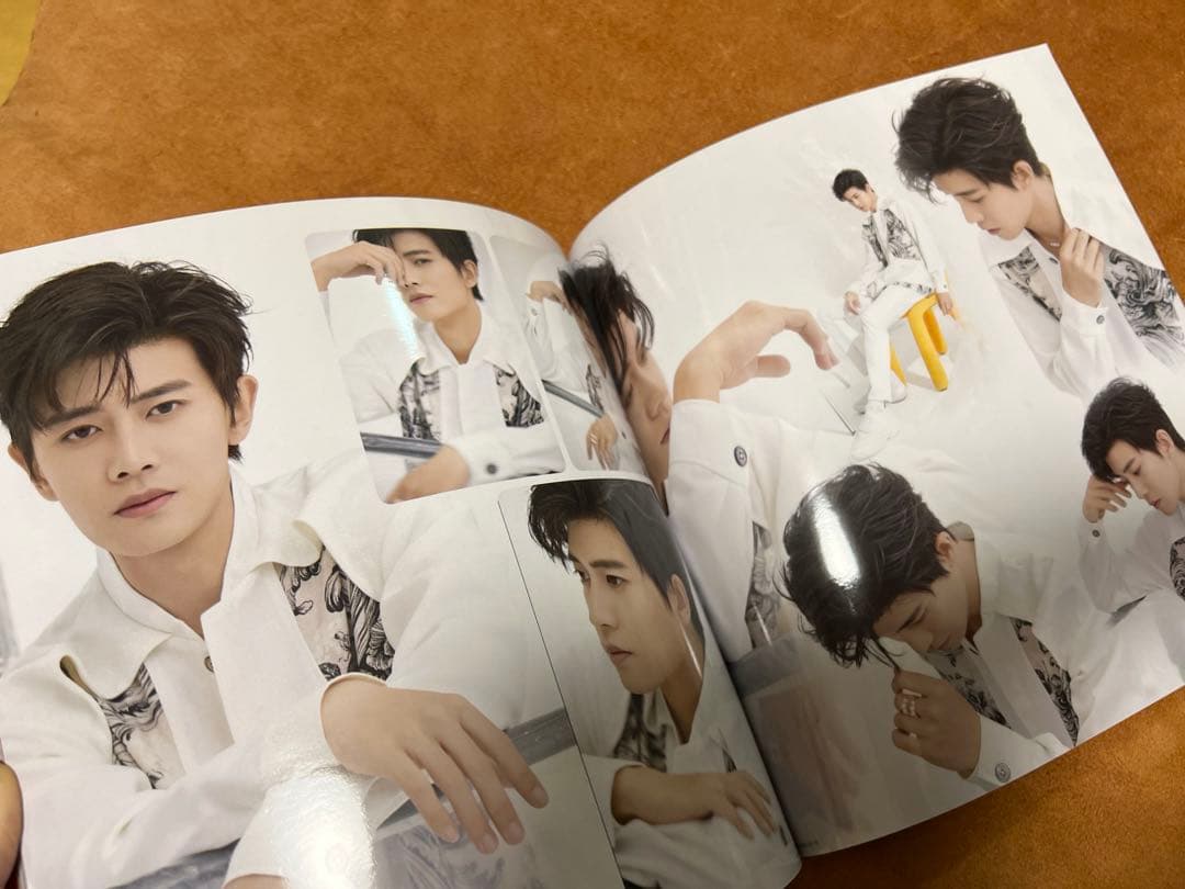 2023(一)アレン・レン（任嘉倫）個人写真集　正方形32p ALLEN写真集