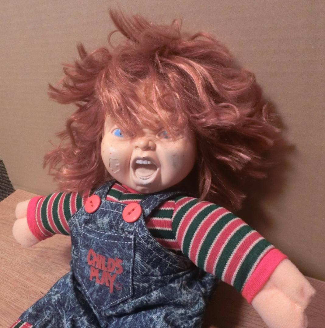 チャッキー人形