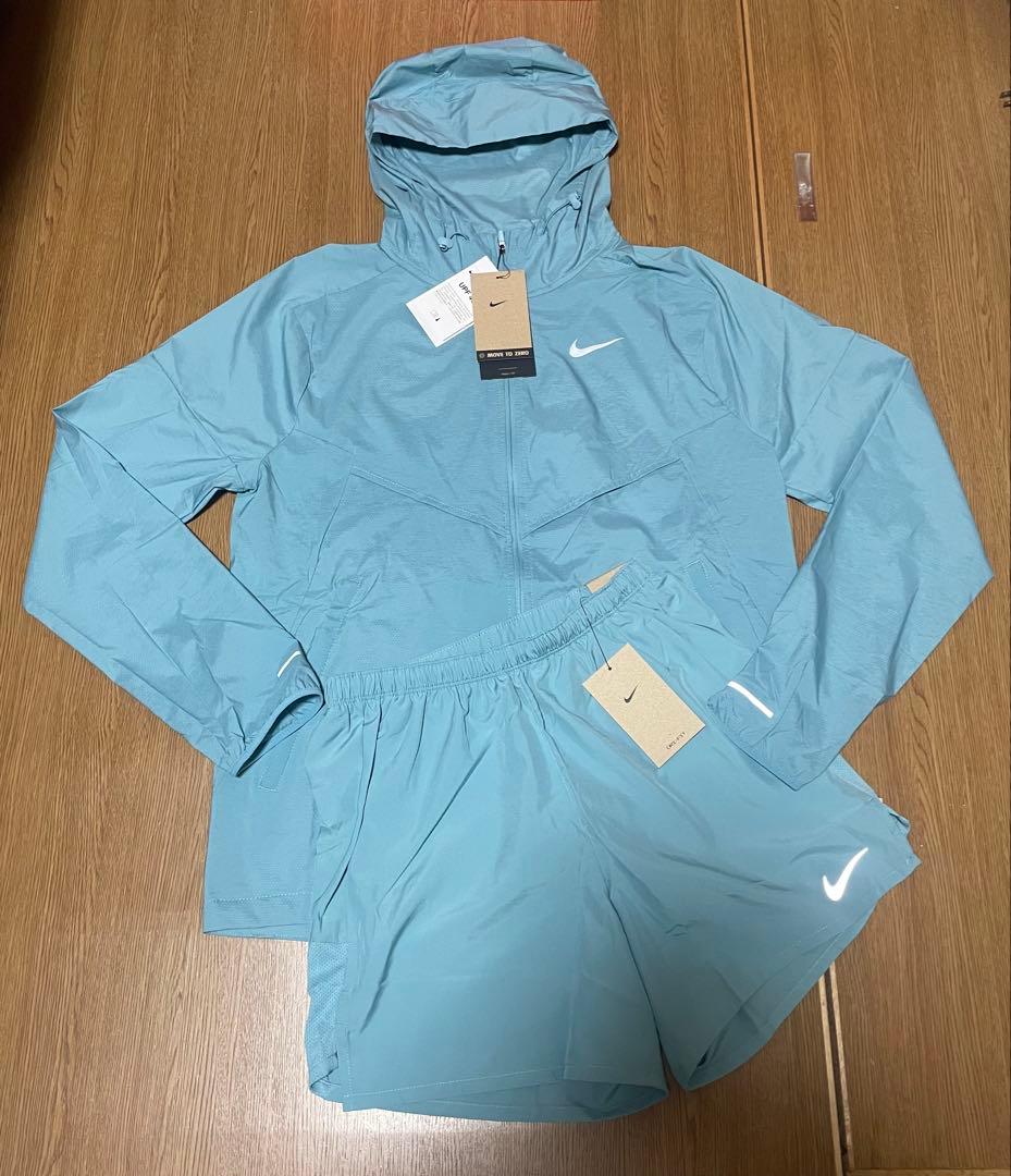 Nike ライトブルー ウィンドブレーカー　ショートパンツ　セットアップ上下