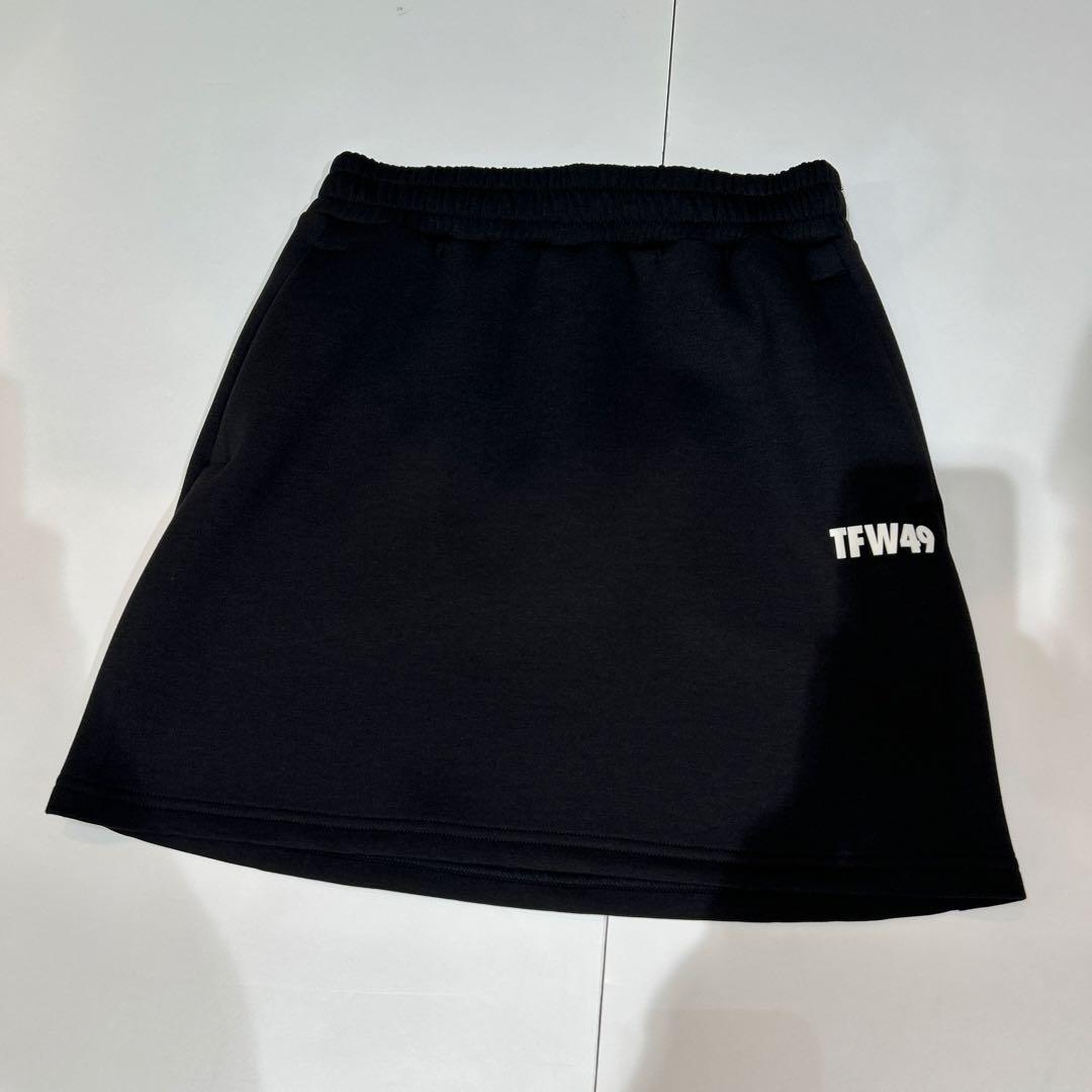 新品❤️TFW49 黒スウェットスカート