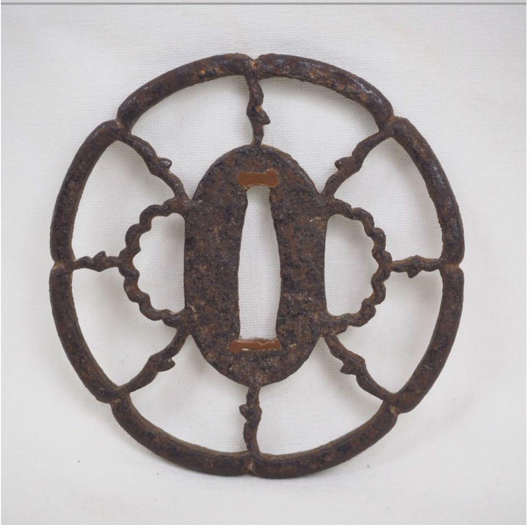 送料無料　室町～江戸時代　無銘尾張透鐔/鍔