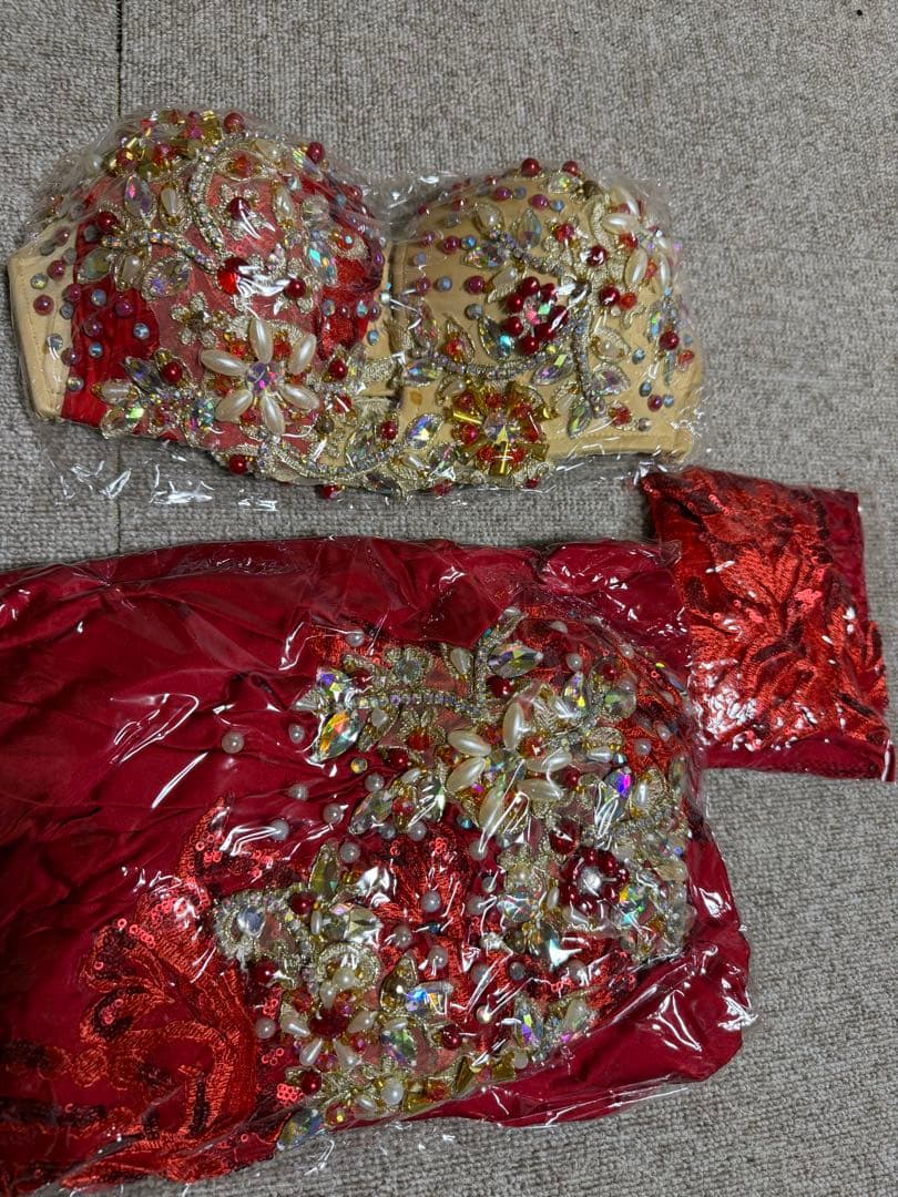 赤いベリーダンスセットアップ