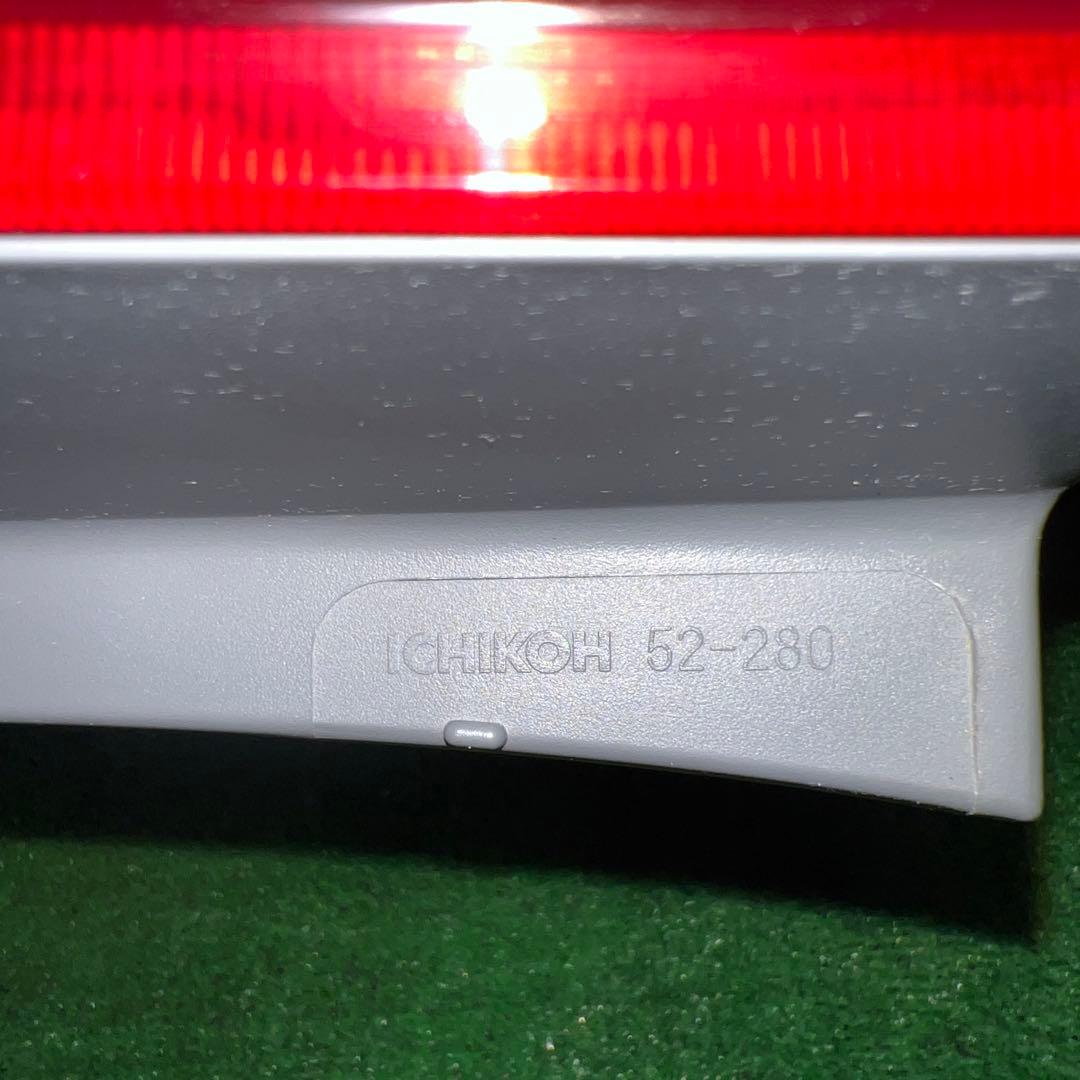 トヨタ純正サクシード NCP160 右テールランプ 2015年