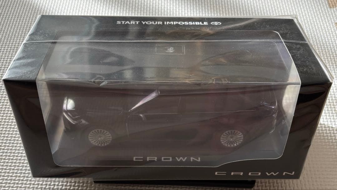 トヨタ 新型クラウンセダン ミニカー 非売品