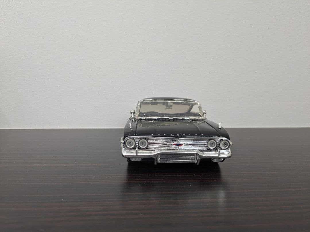 シボレーインパラ　1960 1/24 jadatoys