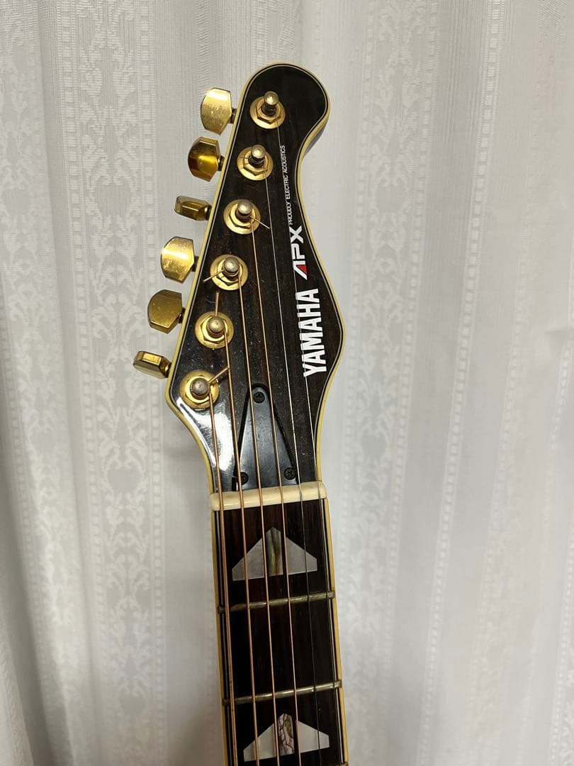 Yamaha APX 20Sエレクトリックアコースティックギター(Hケース付き)