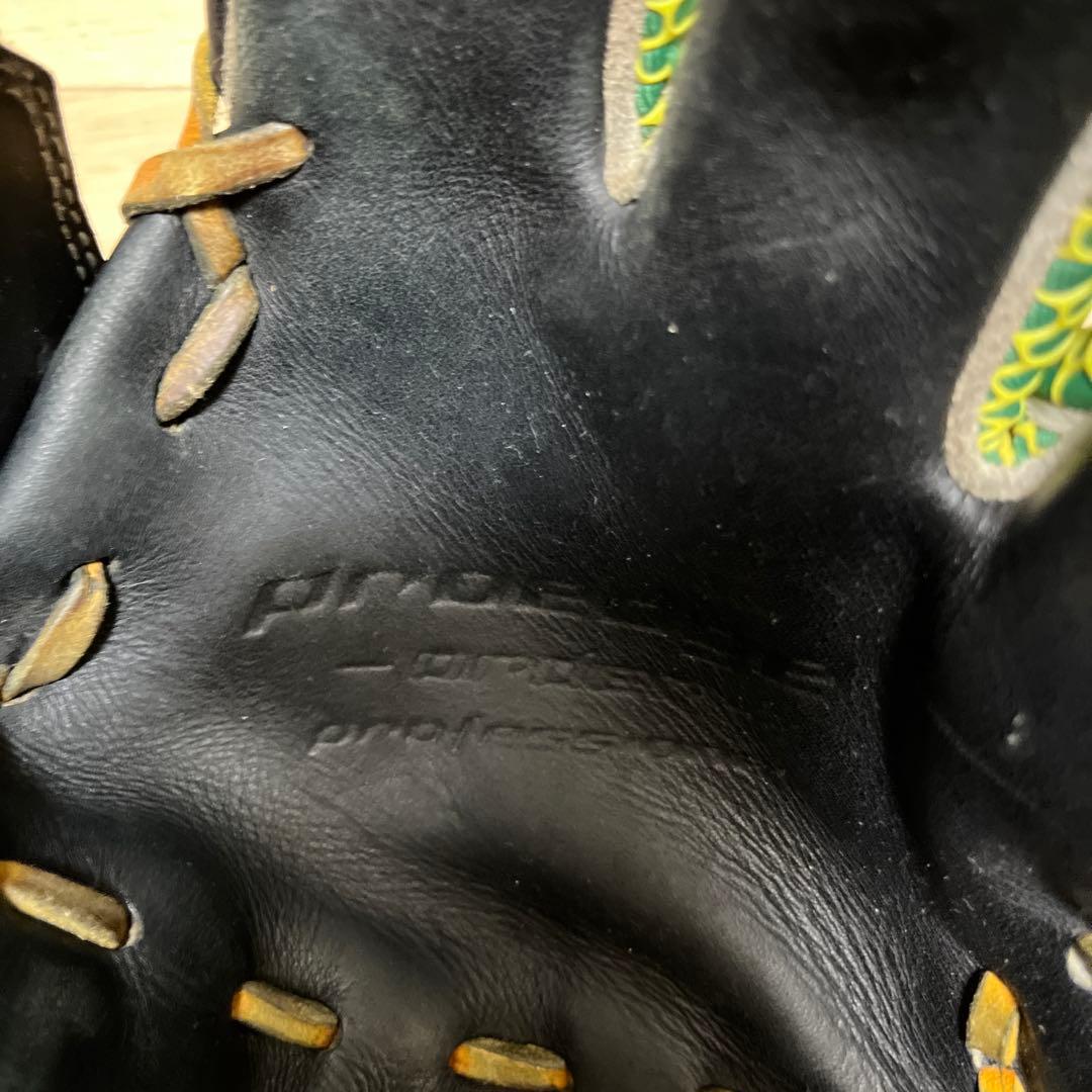 阪神タイガース　歳内　実使用　グローブ