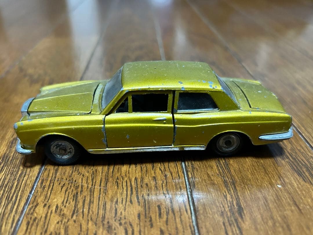 イタリア製　ロールスロイス　シルバーシャドウ