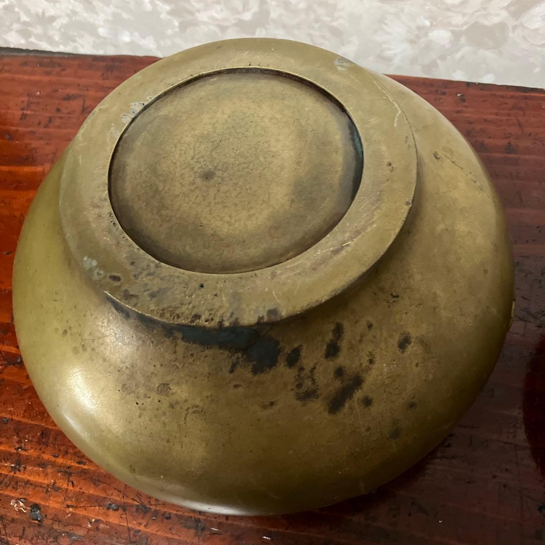 アンティークな黄銅製持ち手付き手焙り（波兎や雷紋などの装飾金工）