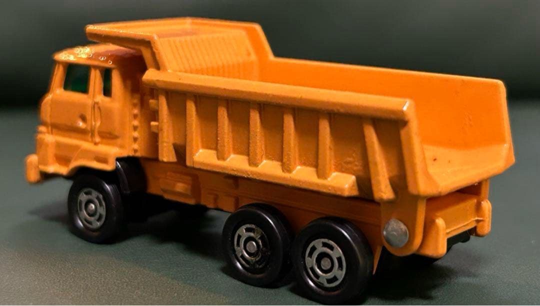 トミカ いすゞ オフロードダンプ 山吹色