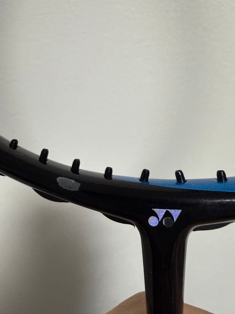 バドミントンラケット アストロクス77 青　4ug5