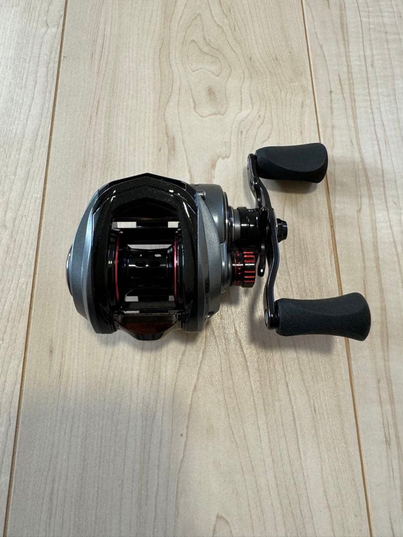 Abu Garcia REVO LV7 ベイトリール