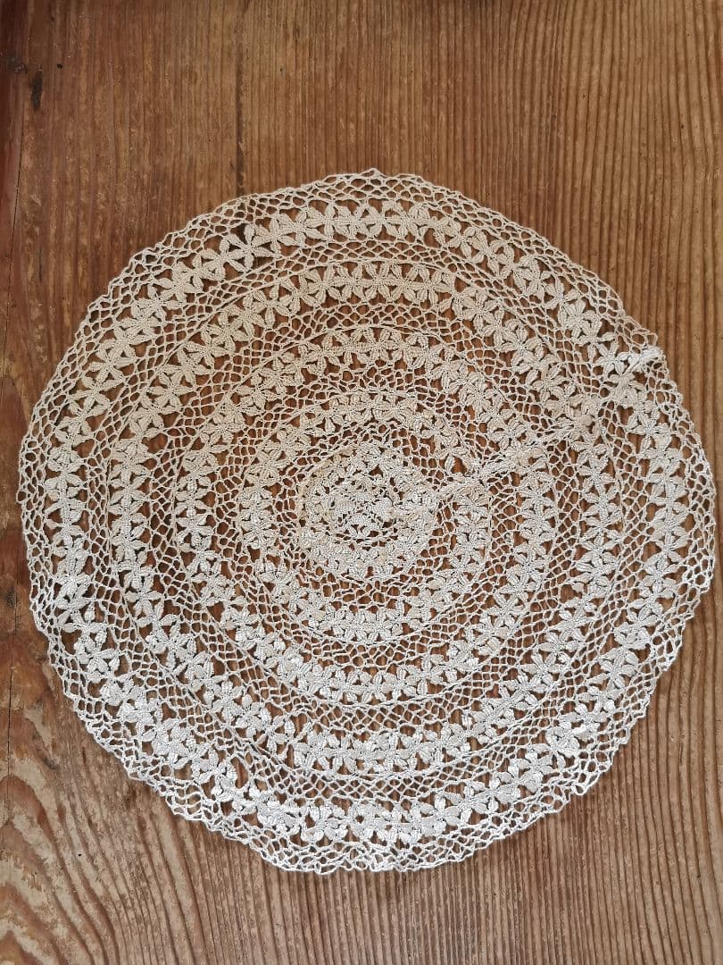 アンティークイタリア マルチーズレース 黄金色の絹糸ボビン編 大判41㎝ドイリー