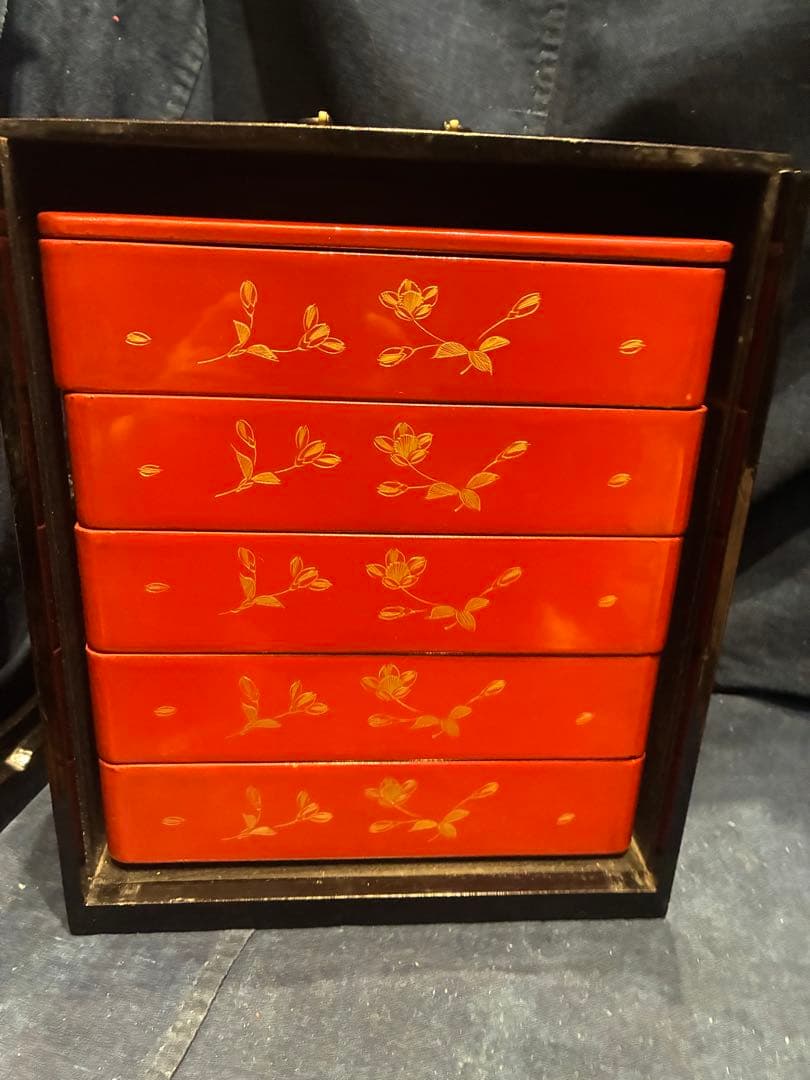 野弁当　漆器　朱塗り　沈金　桜　五段弁当　5人分　傷み無し　雛祭り