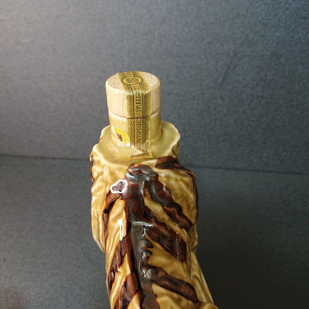 サントリー ウイスキー ローヤル12年 オールド 特級 干支 寅 陶器