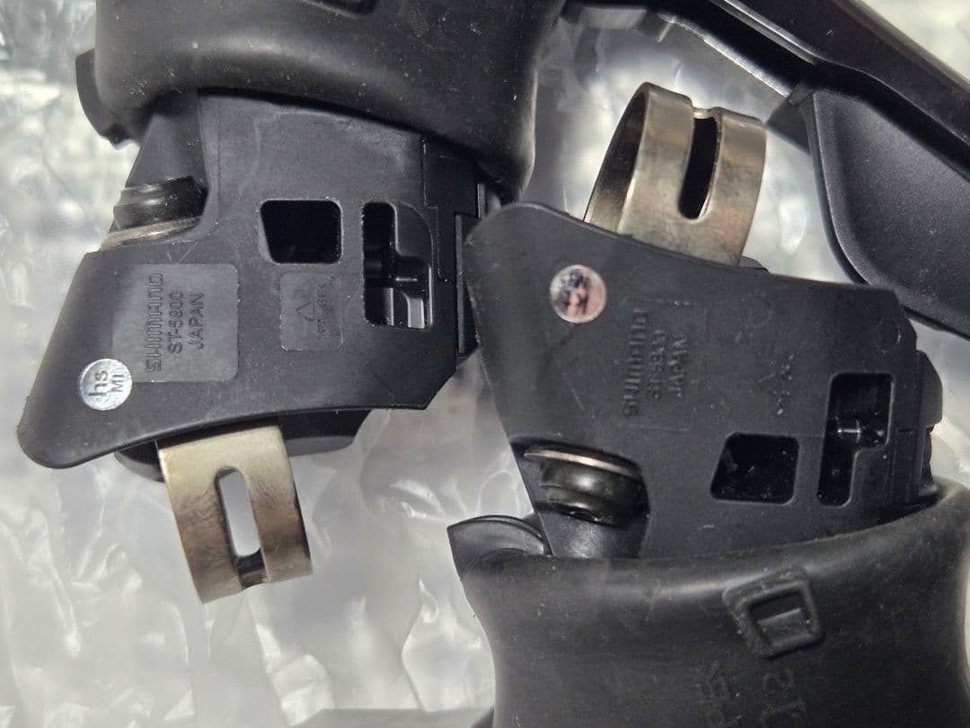 ほぼ新品シマノ Shimano 105 ST-5800 STIレバー 2x11s