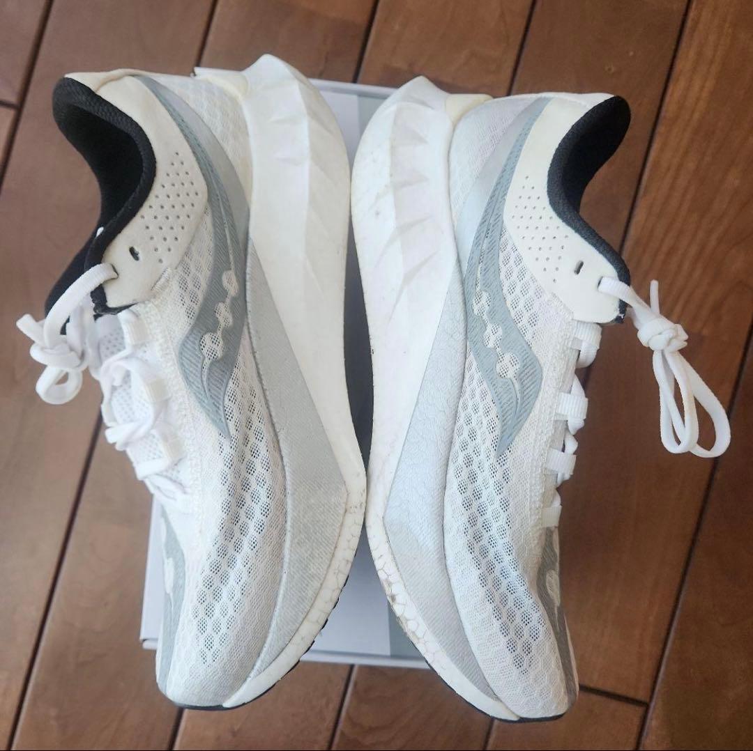 エンドルフィンプロ4 Saucony サッカニー 　26.5