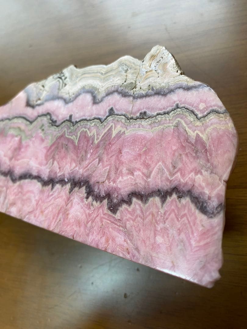 【北海道・稲倉石鉱山産】ロードクロサイト 菱マンガン鉱 885g